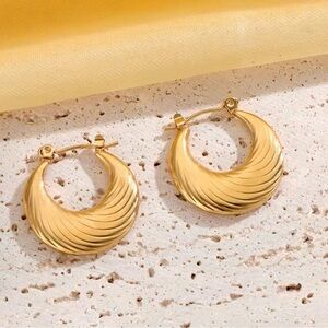 Cadena Jewellery Chelsea Hoop Earrings - Gold **NIB**